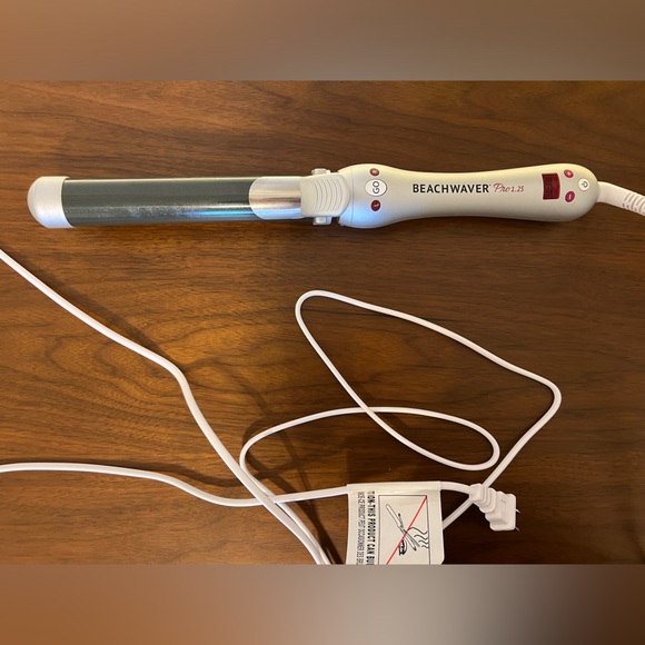 Beachwaver pro 1.25 curling iron - Picture 4 of 7
